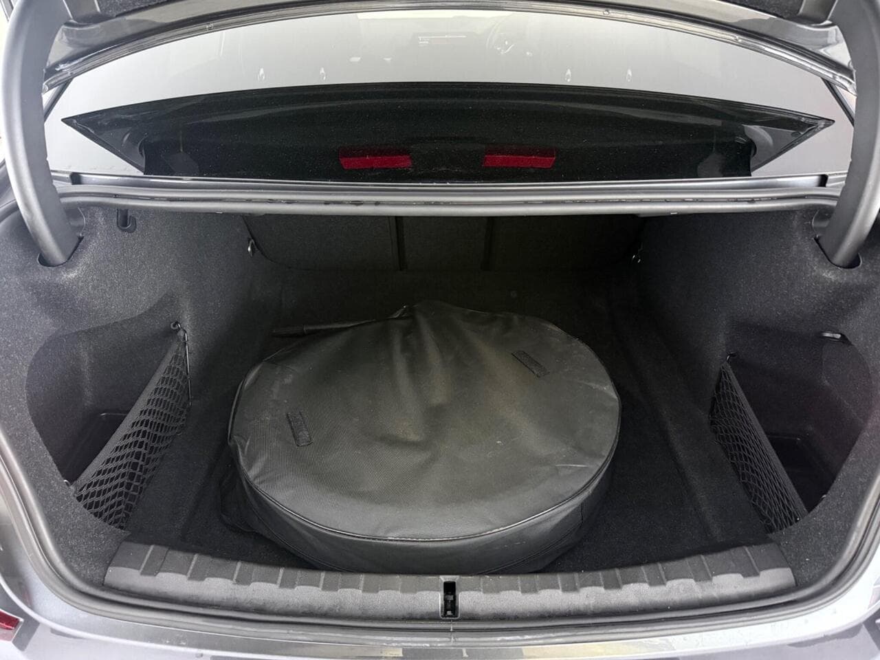 BMW 3 Series thumbnail Boot