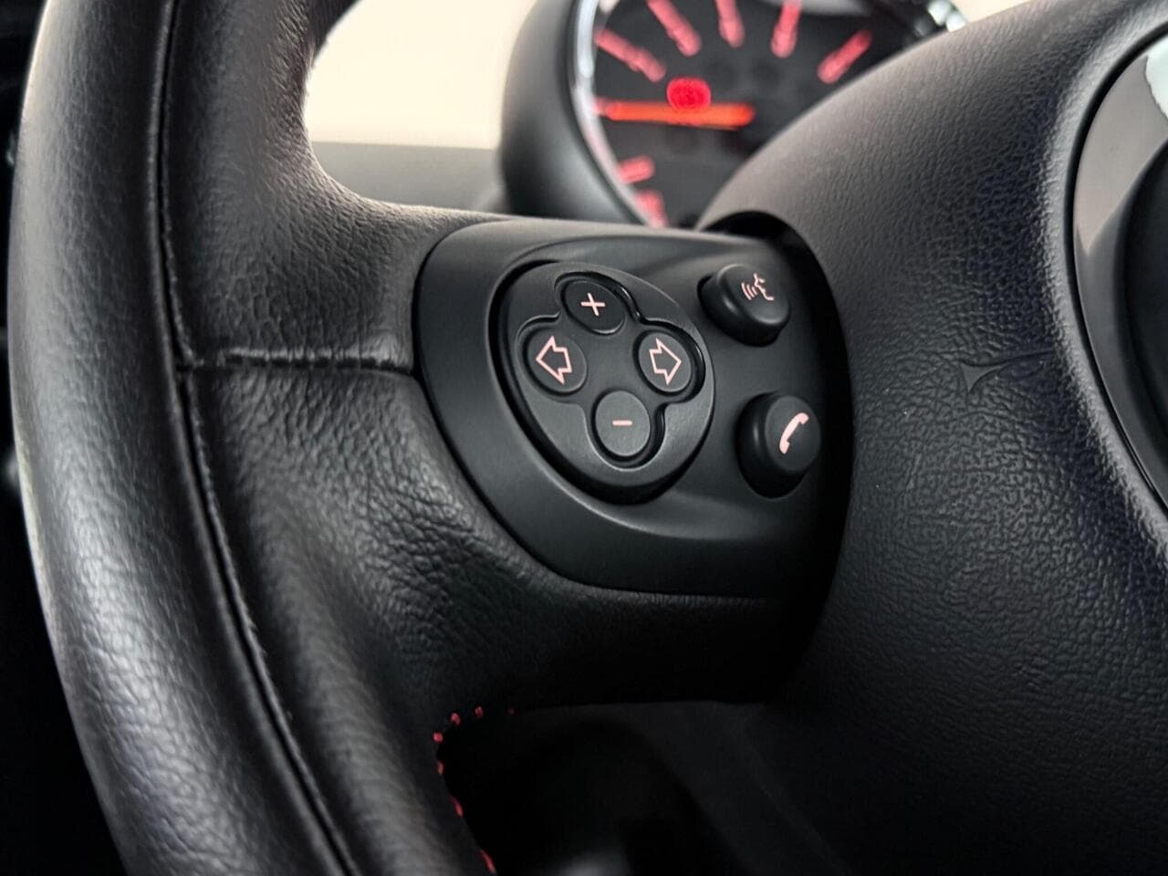 MINI Paceman thumbnail Misc Controls