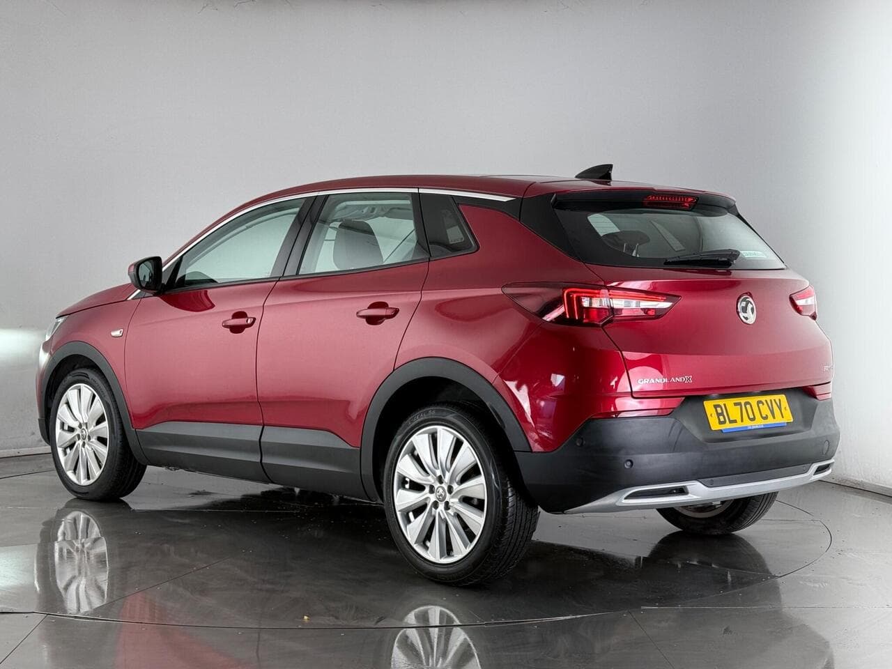Vauxhall Grandland X thumbnail Rear Left