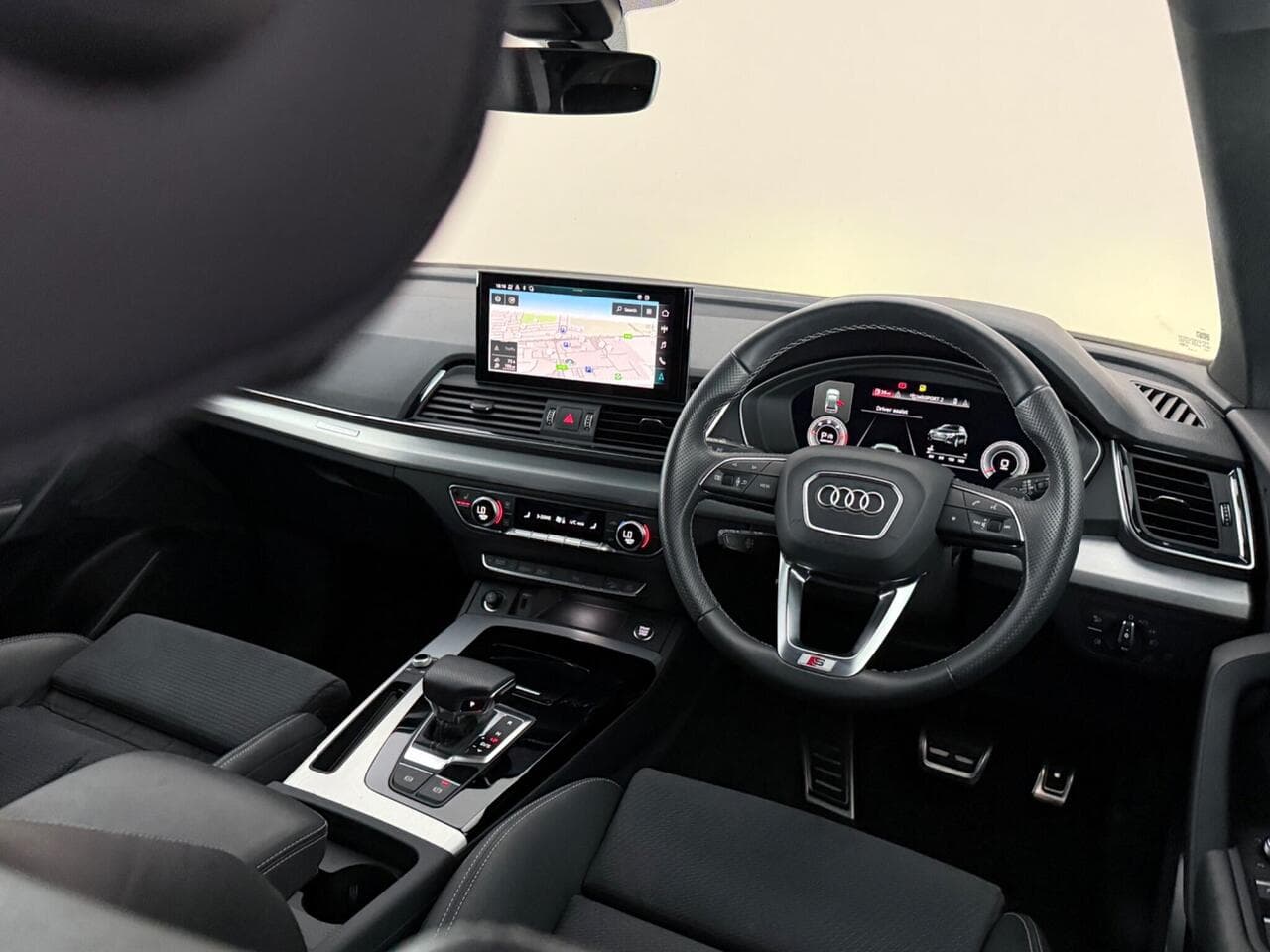 Audi Q5 thumbnail Interior Front