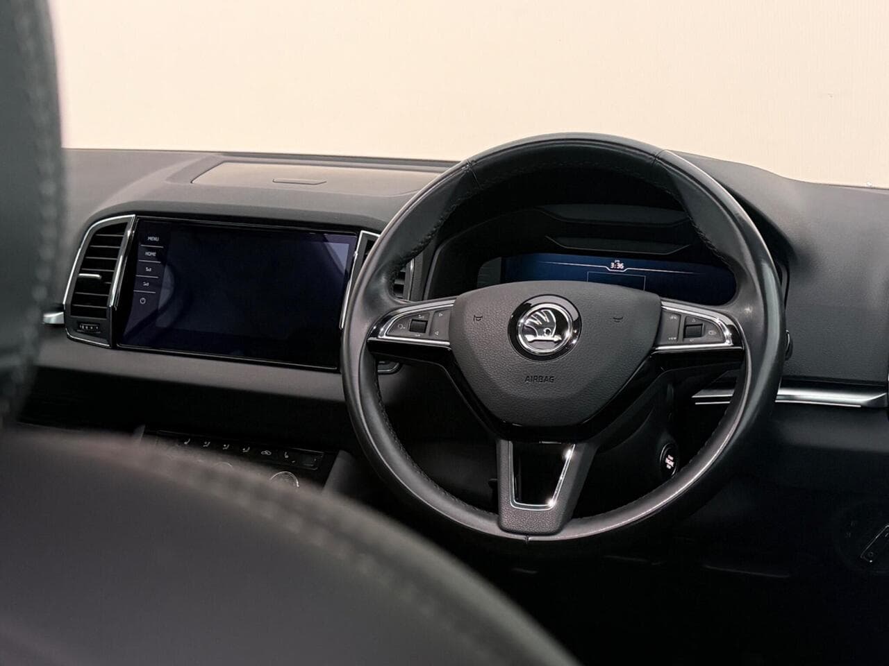 Skoda Karoq thumbnail Steering Wheel