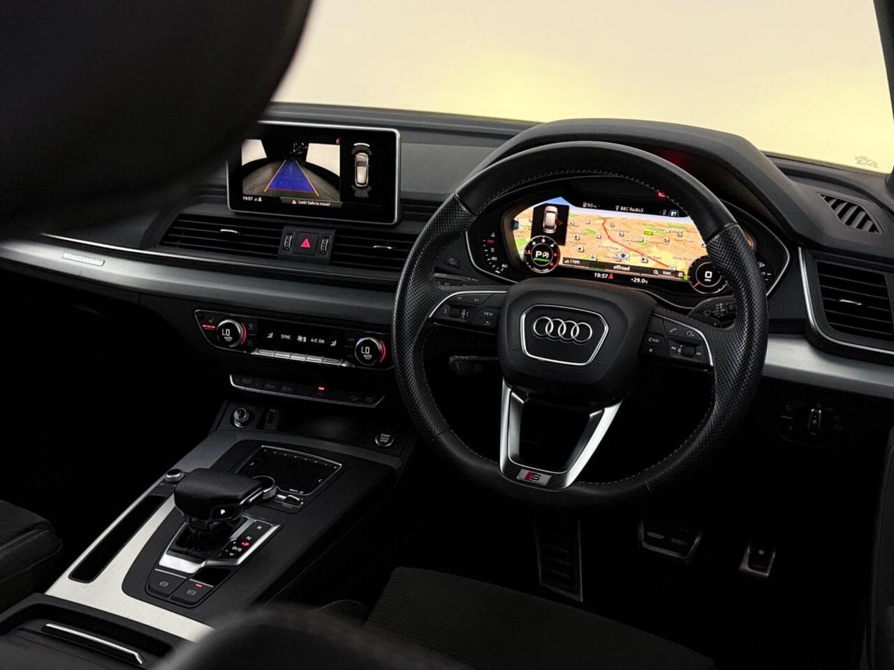 Audi Q5 thumbnail Interior Front