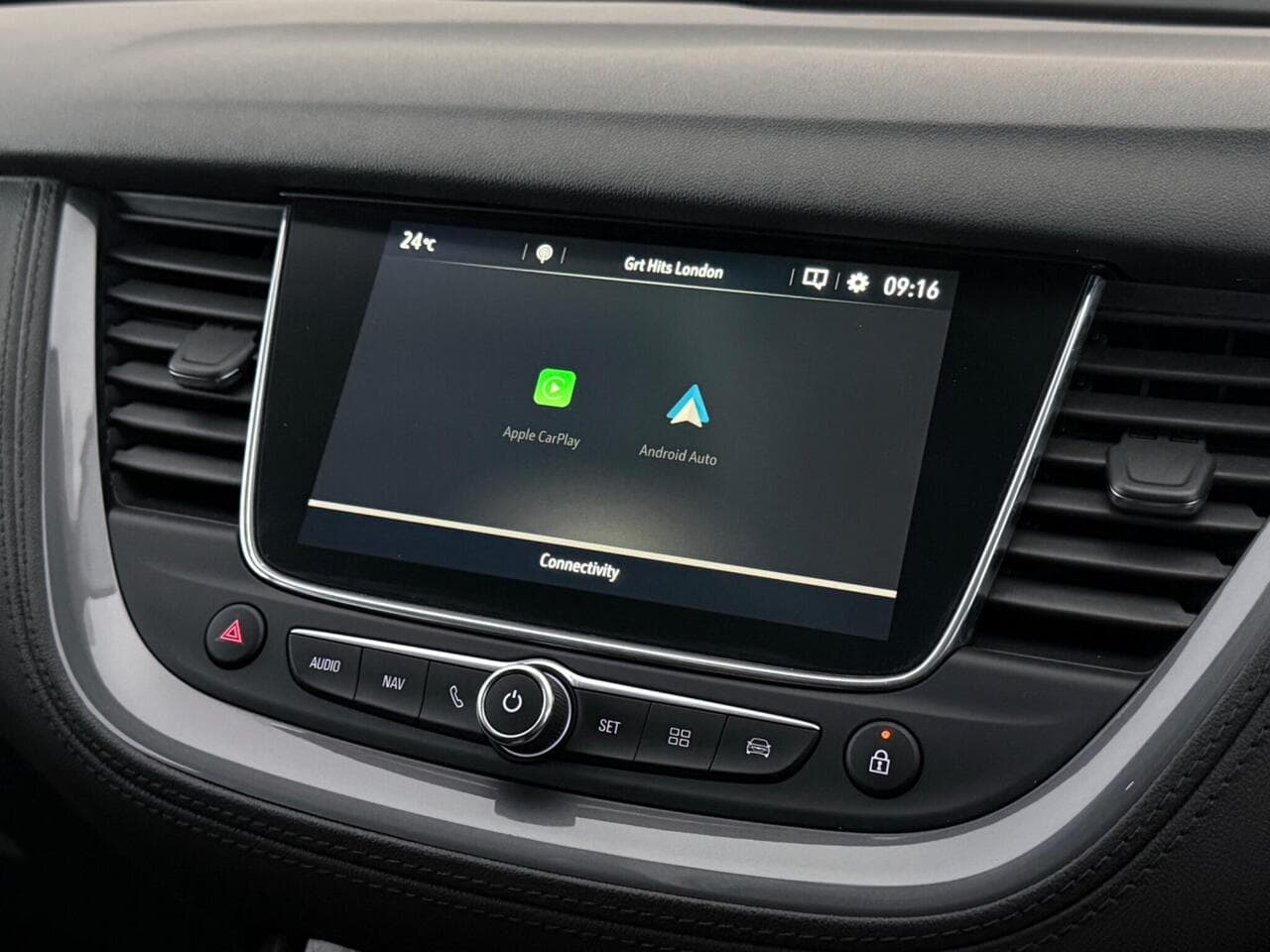 Vauxhall Grandland X thumbnail Infotainment System