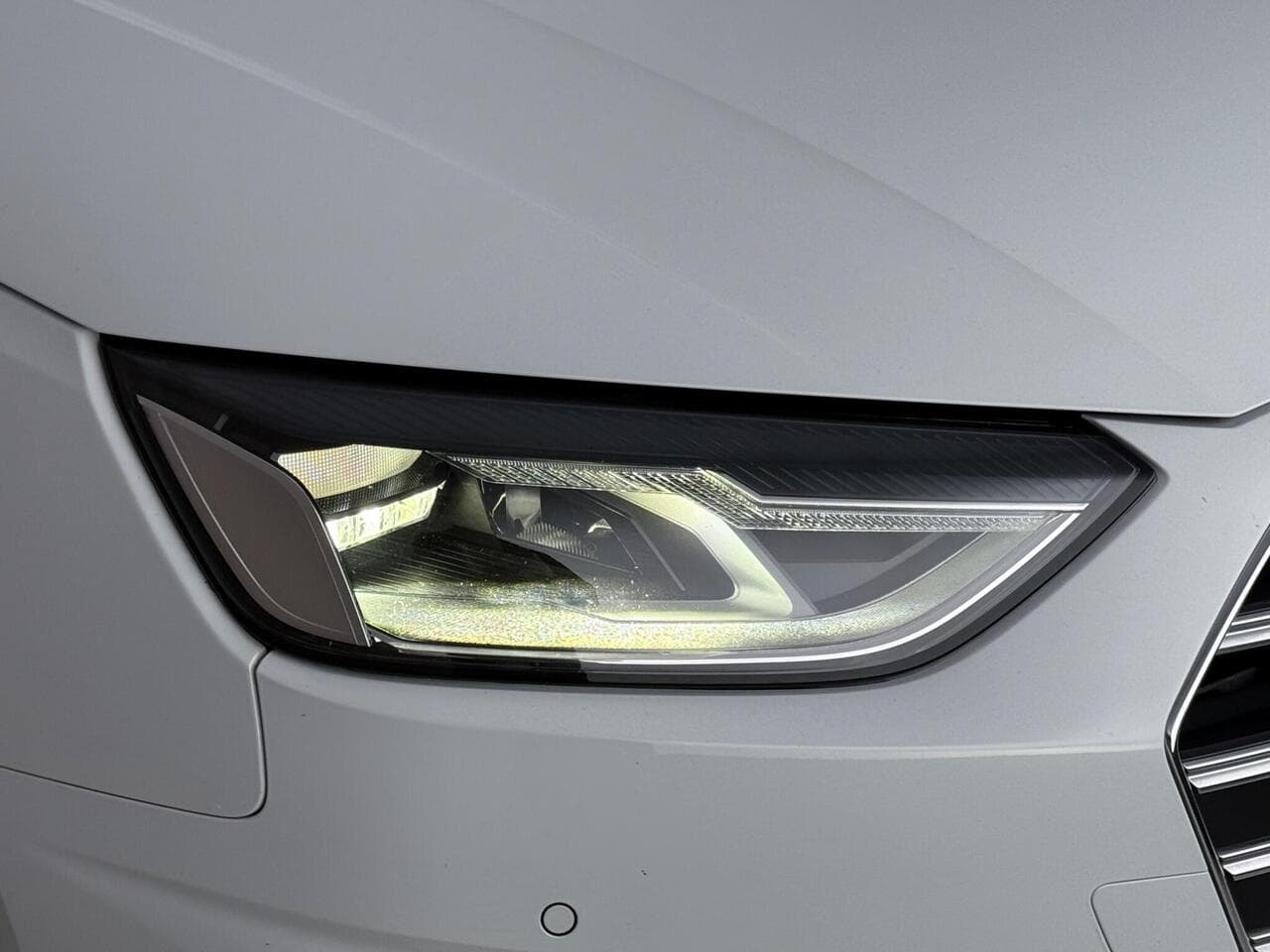 Audi A4 Avant thumbnail Lights Front