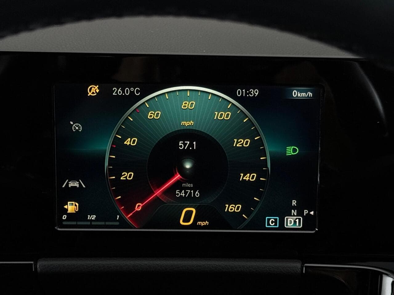 Mercedes-Benz GLA thumbnail Driver Instruments