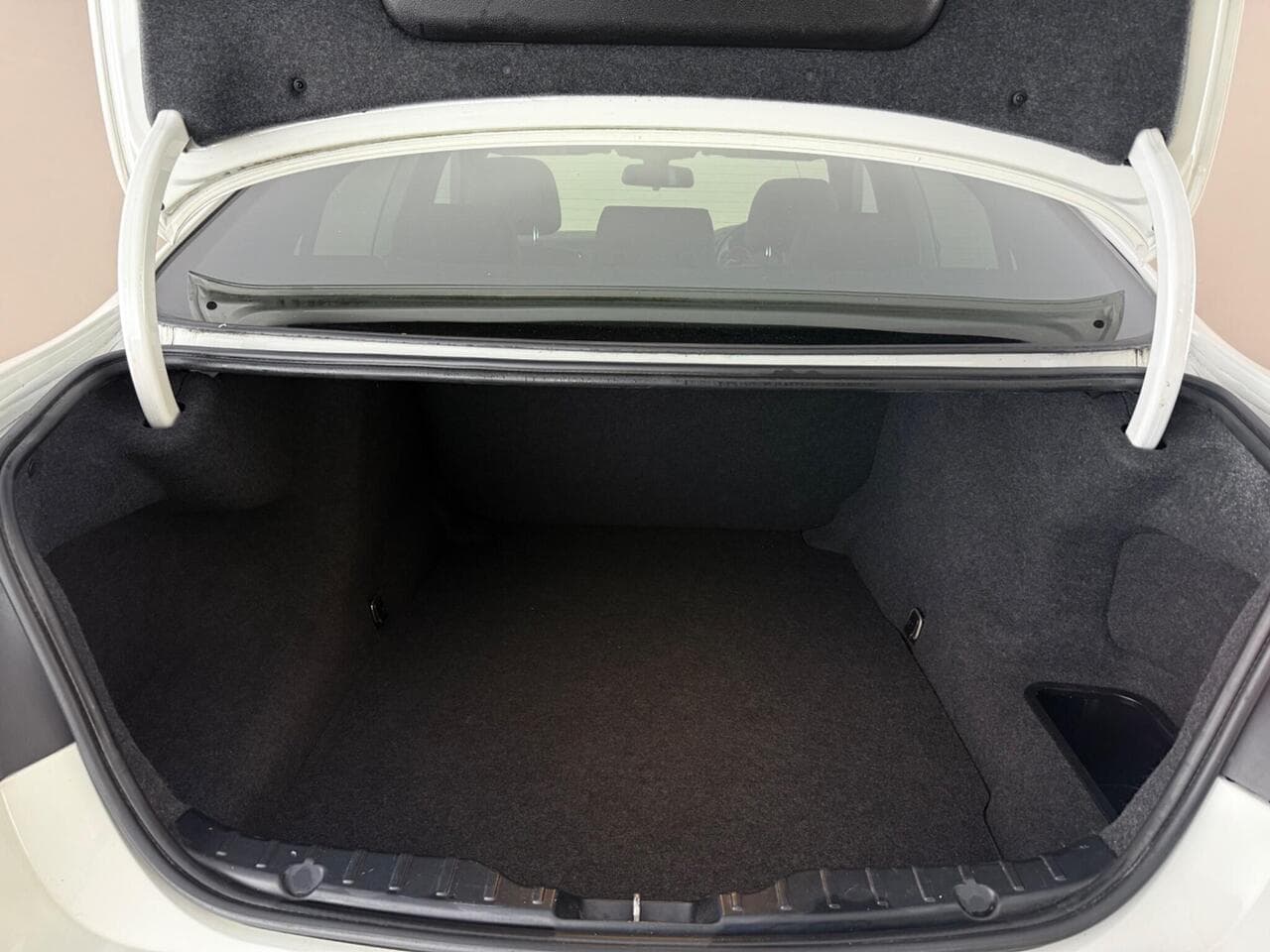 BMW 5 Series thumbnail Boot