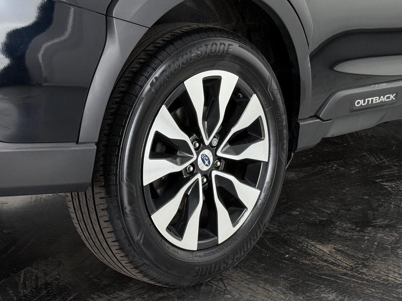 Subaru Outback thumbnail Wheel