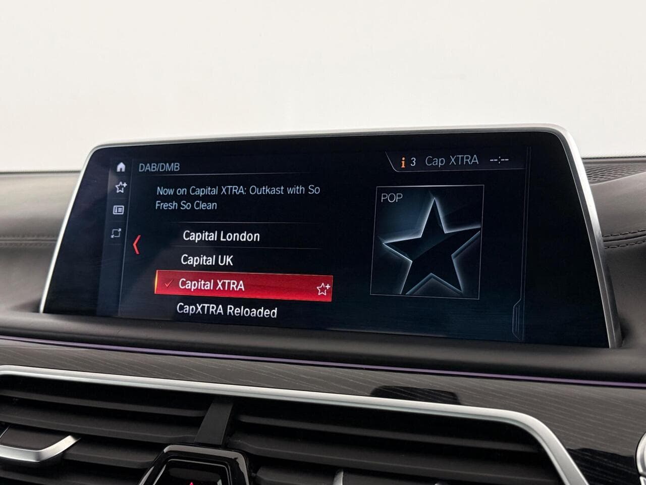 BMW 7 Series thumbnail Infotainment System