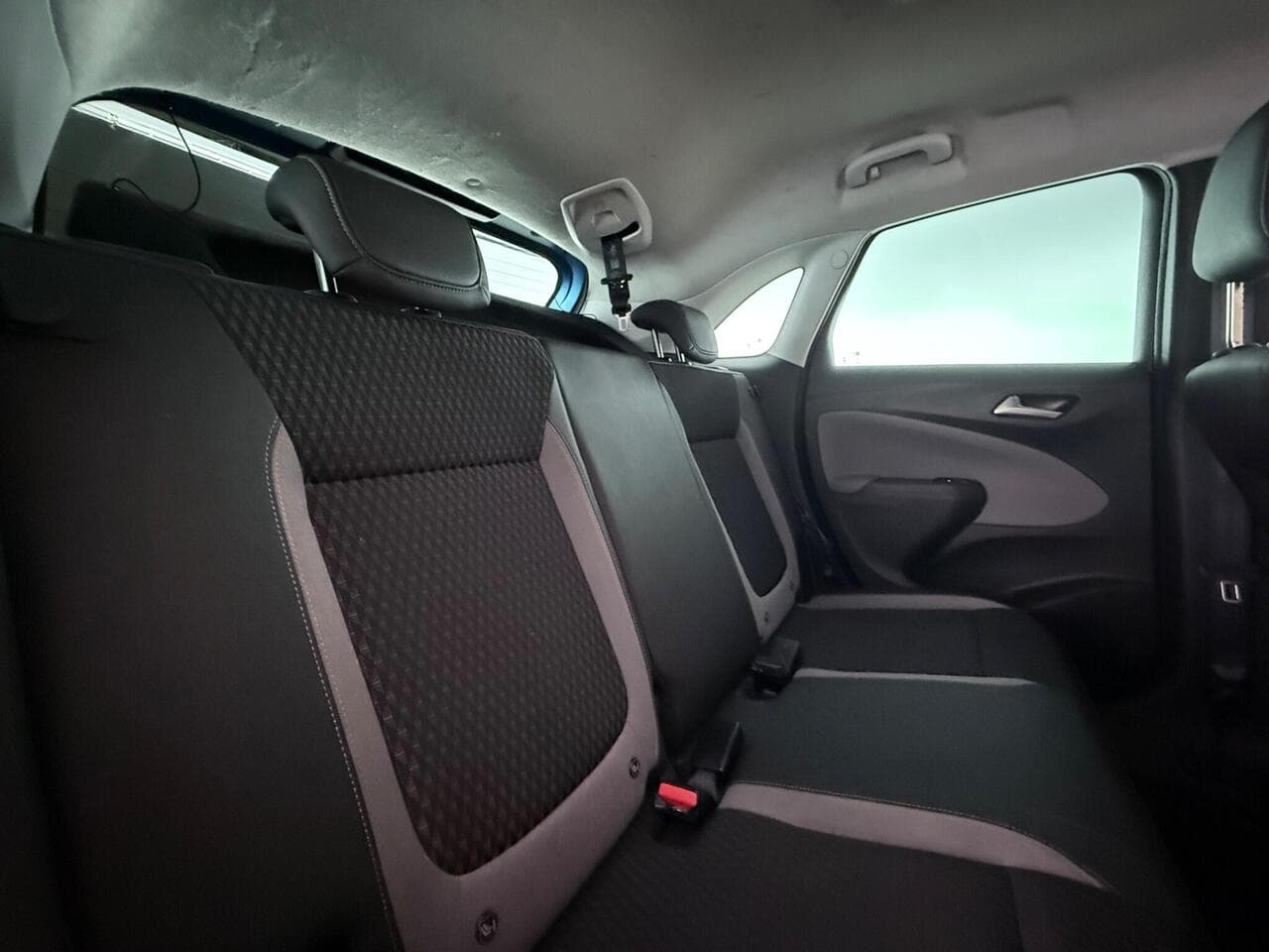 Vauxhall Crossland X thumbnail Seats Rear