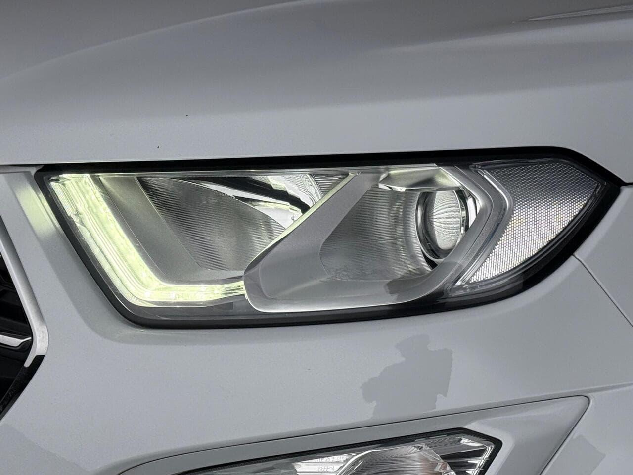 Ford EcoSport thumbnail Lights Front