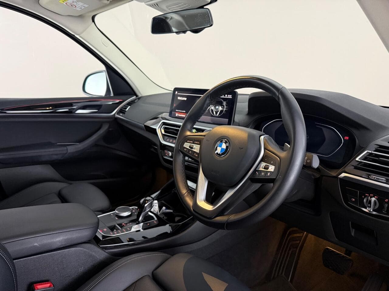 BMW X3 thumbnail Interior Front