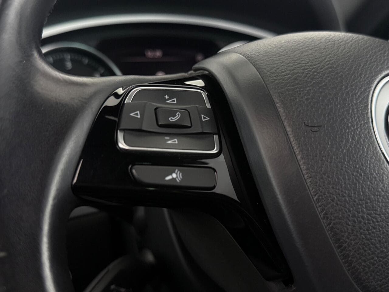 Volkswagen Touareg thumbnail Misc Controls