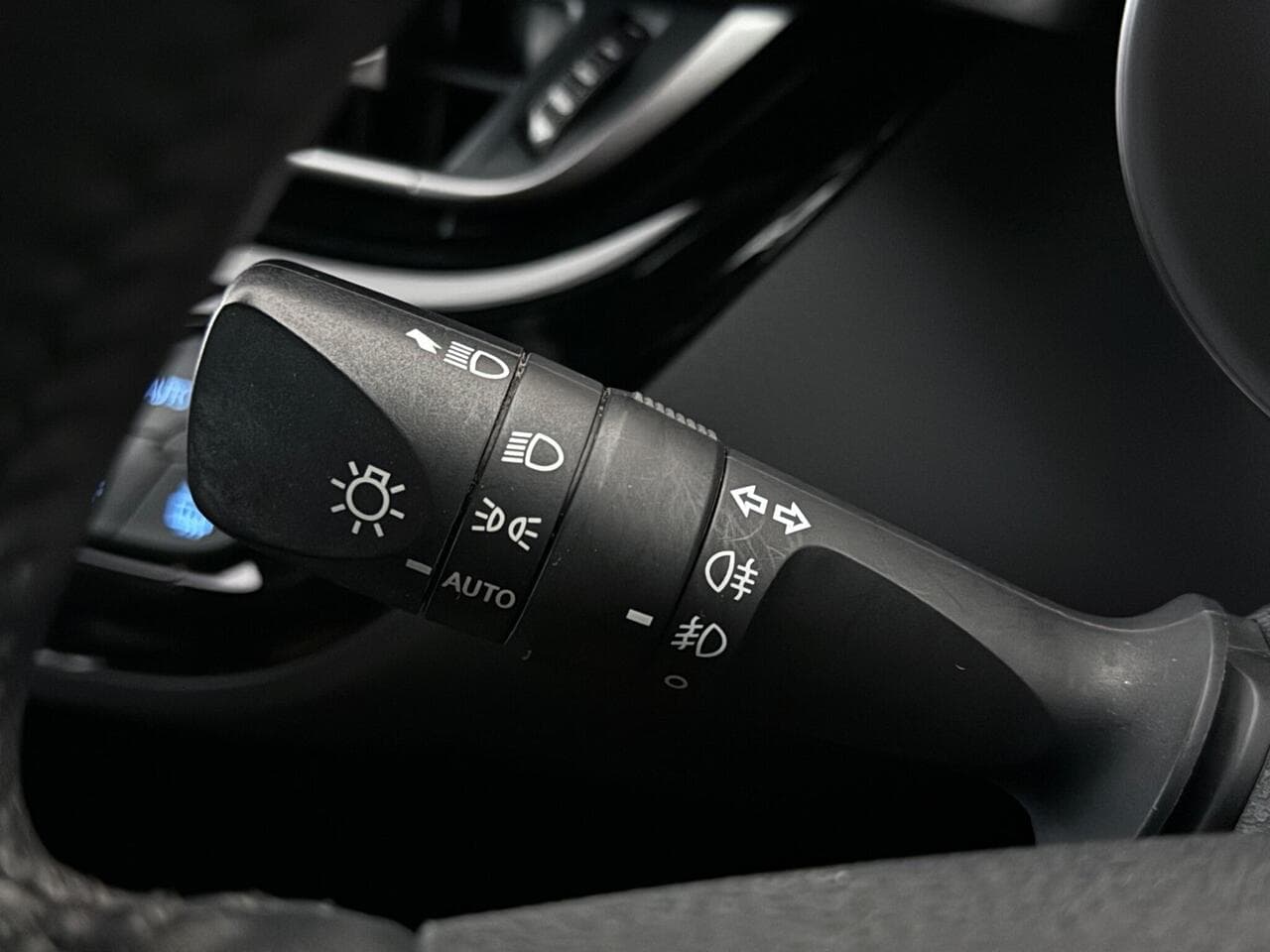 Toyota C-HR thumbnail Misc Controls