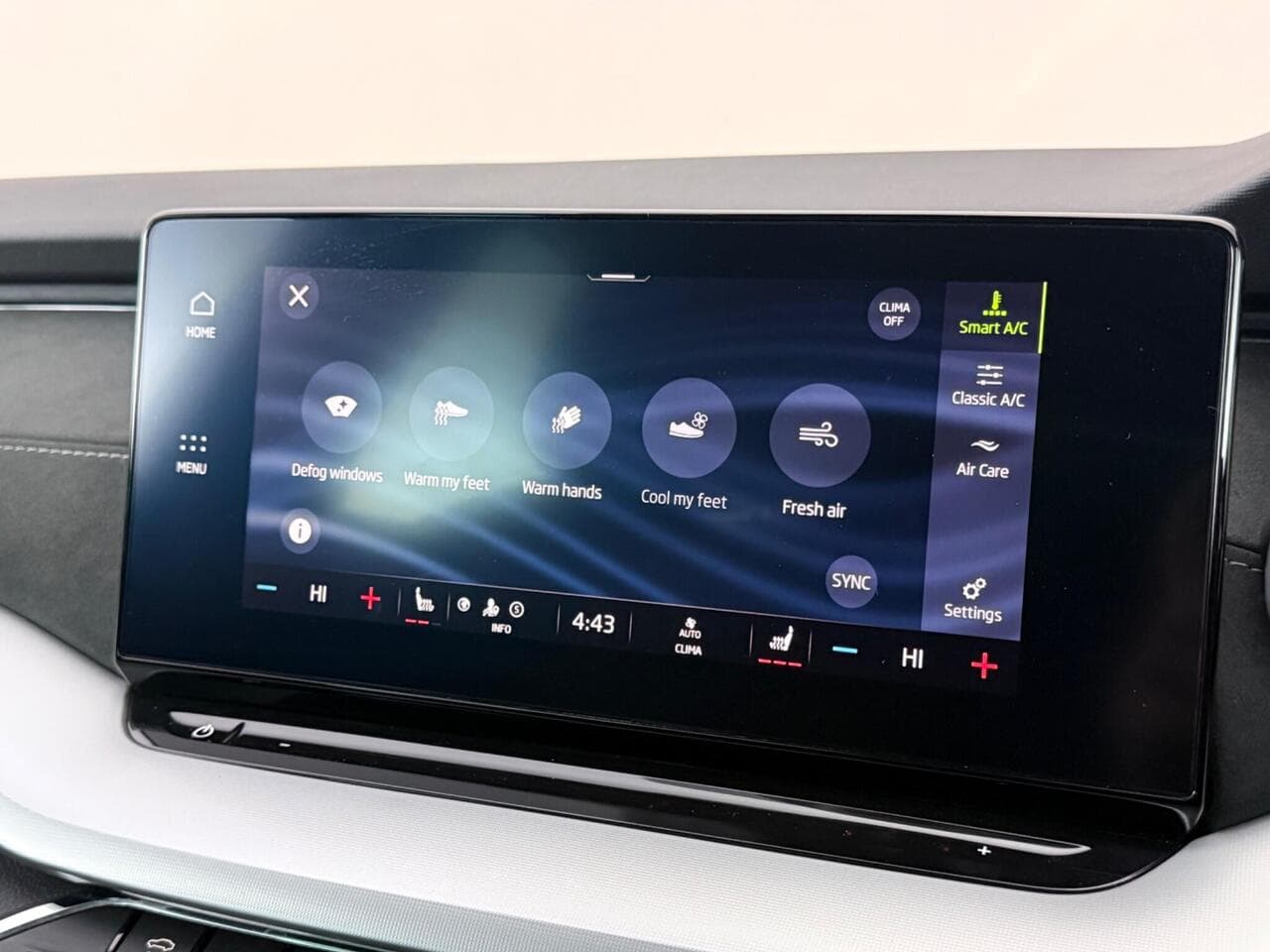 Skoda Octavia thumbnail Infotainment System