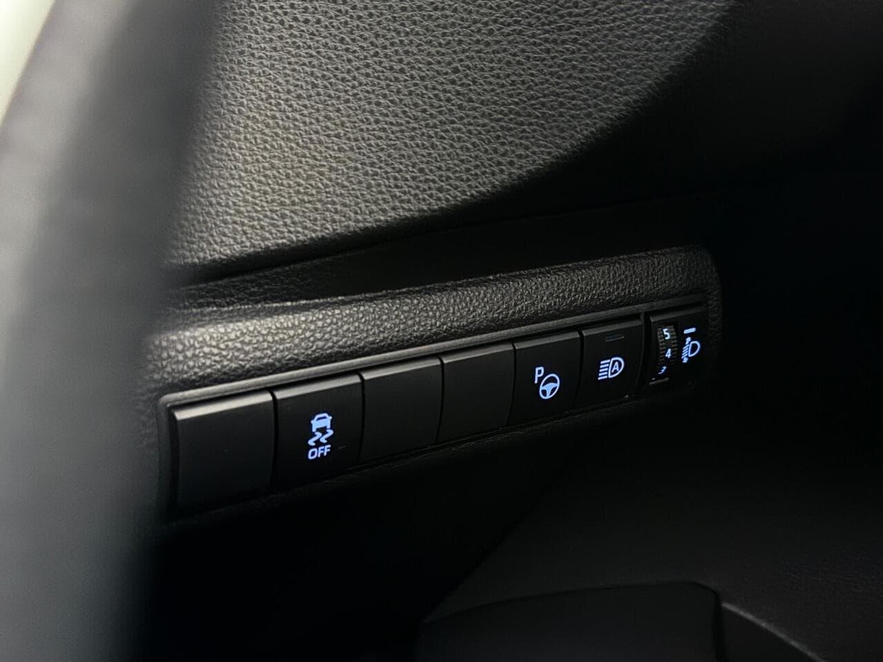 Toyota Corolla thumbnail Misc Controls
