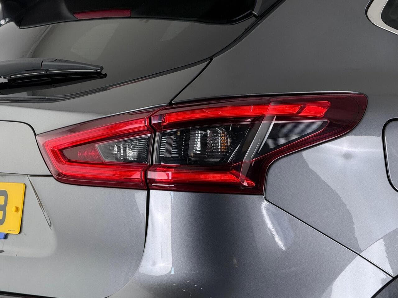 Nissan Qashqai thumbnail Lights Rear