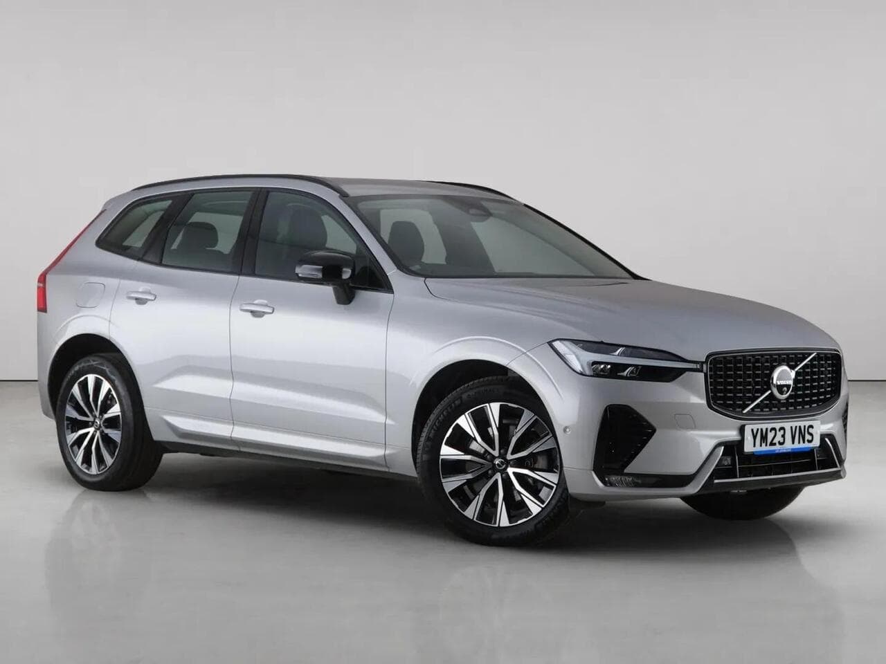 Volvo XC60 - Volvo XC60 2.0 B5 MHEV Plus Auto AWD Euro 6 (s/s) 5dr