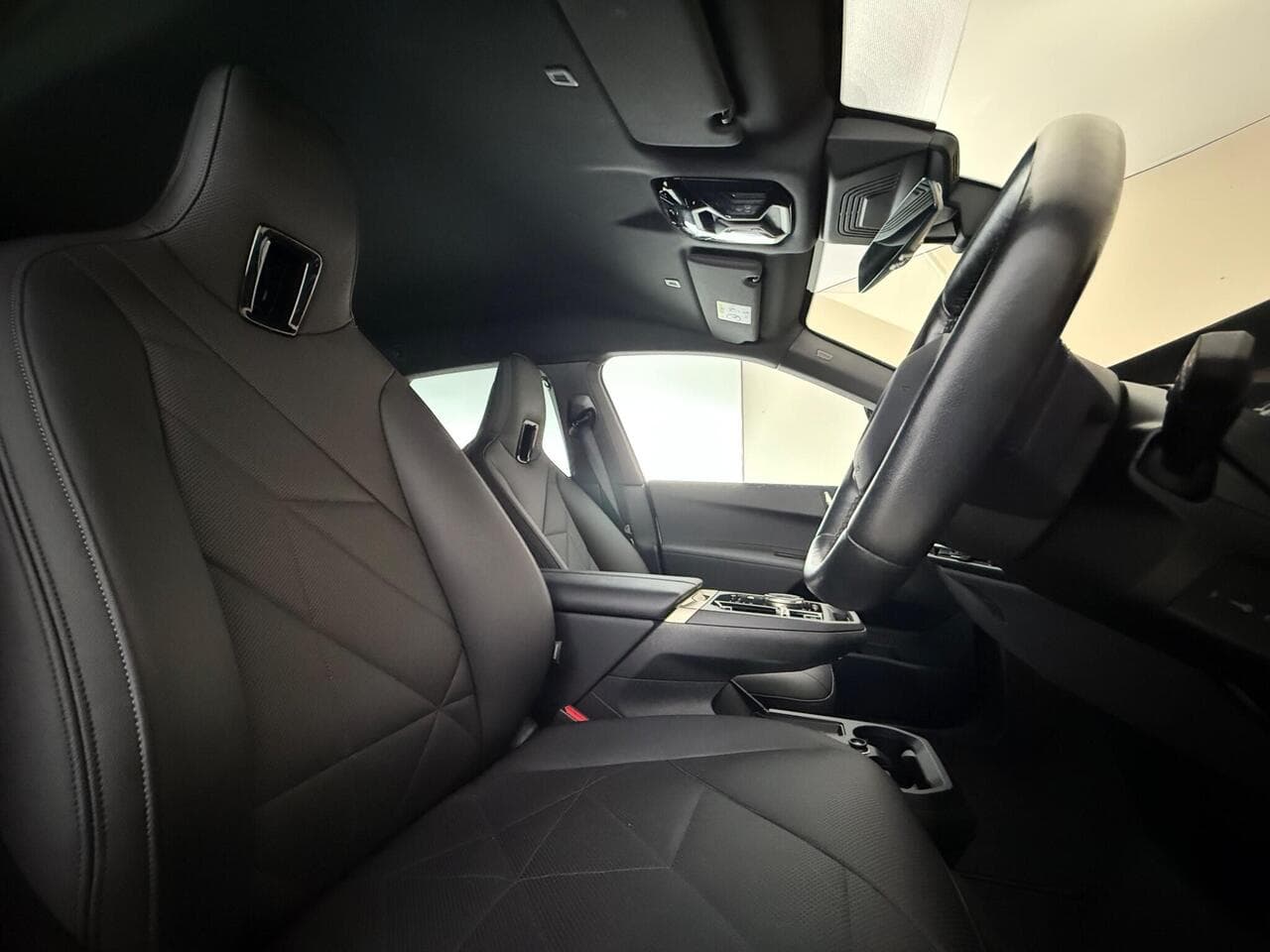 BMW iX thumbnail Seat Front Passenger