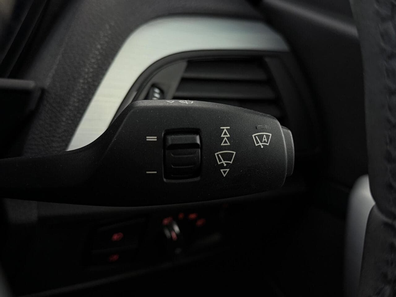 BMW 2 Series thumbnail Misc Controls