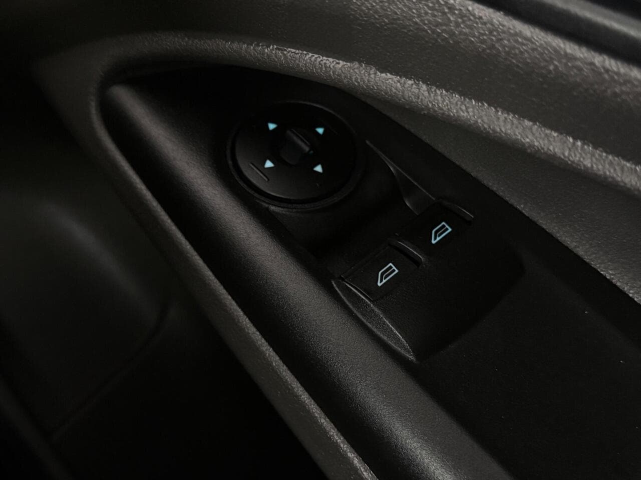 Ford Transit Connect thumbnail Misc Controls