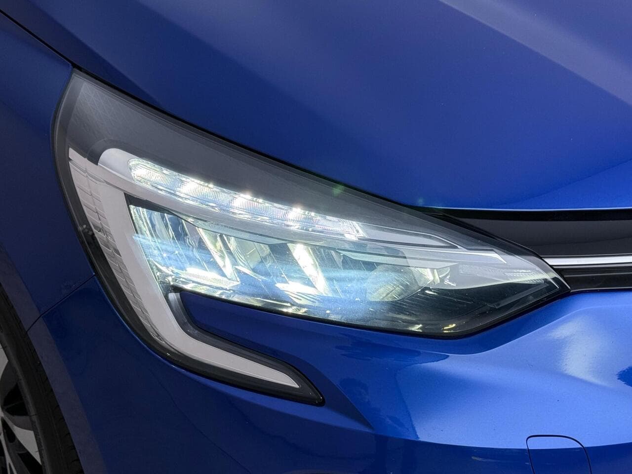 Renault Clio thumbnail Lights Front