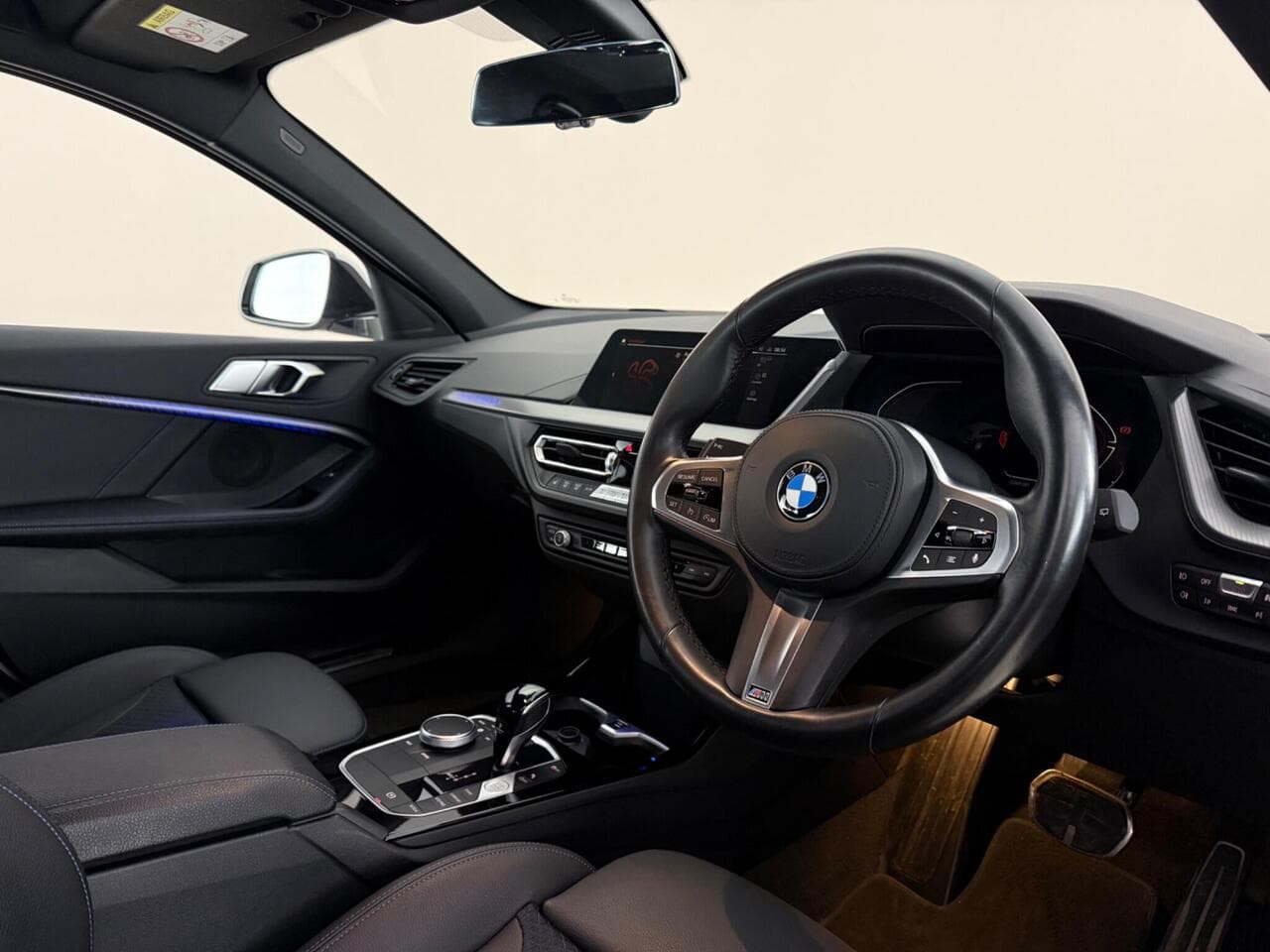 BMW 1 Series thumbnail Interior Front