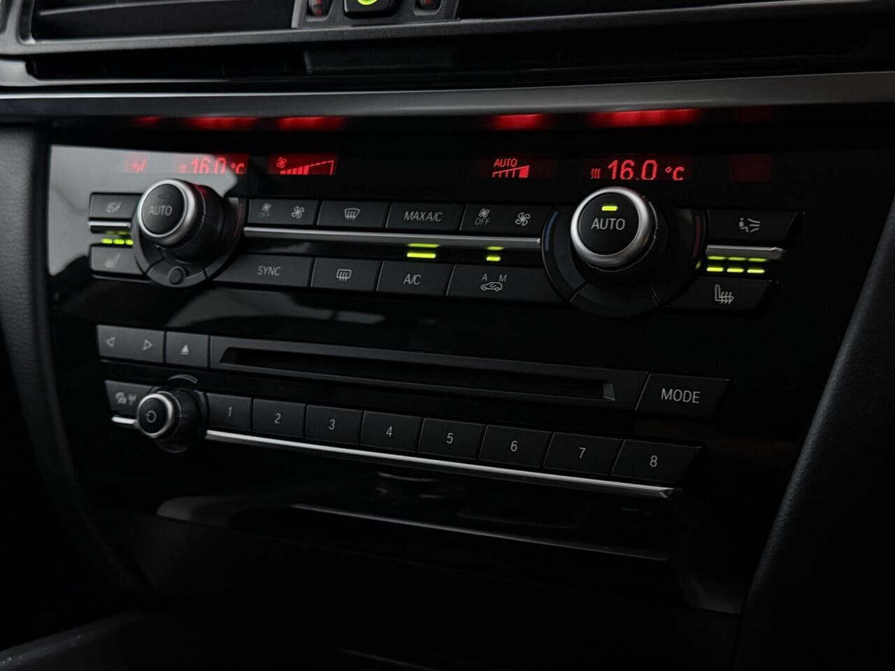 BMW X5 thumbnail Infotainment System