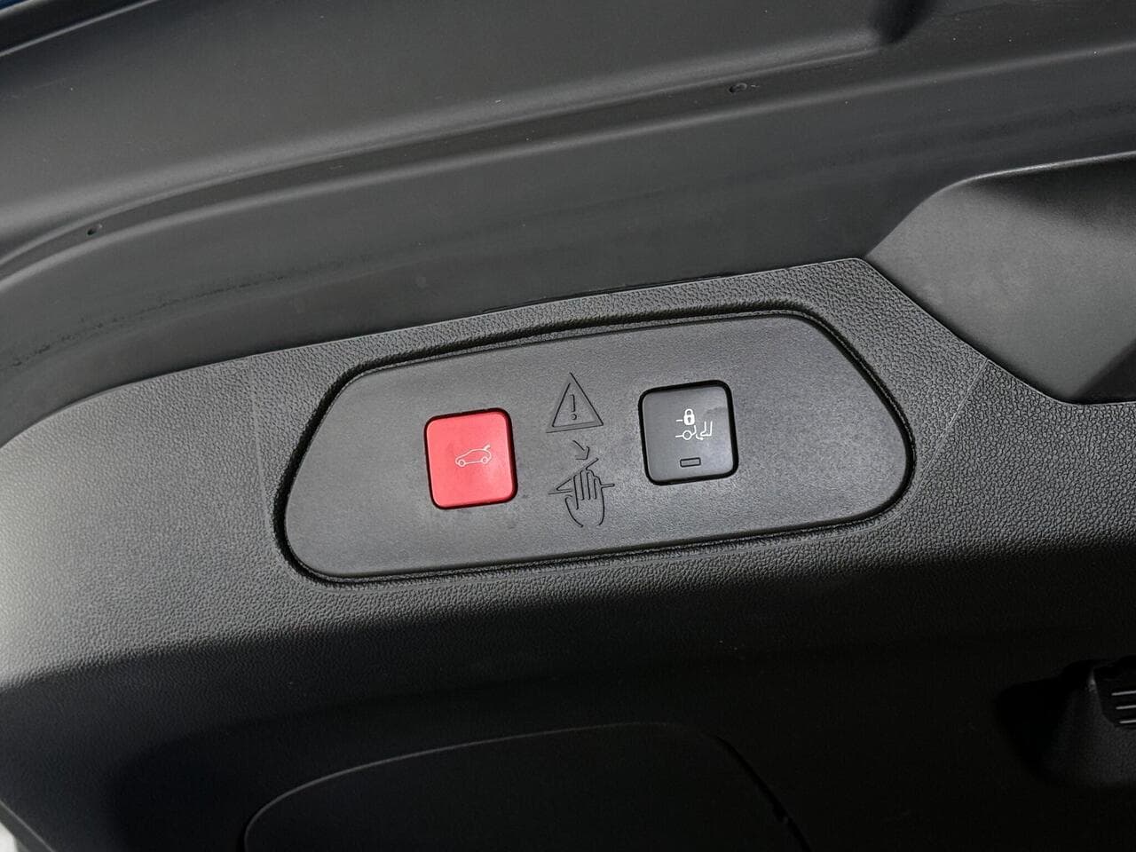 Vauxhall Grandland thumbnail Misc Controls