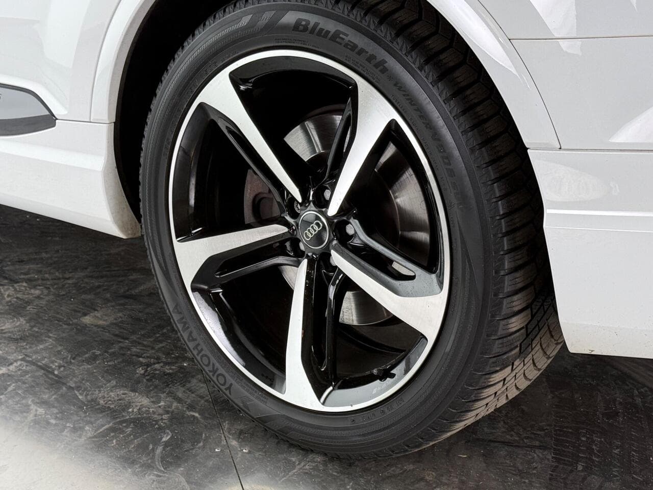 Audi Q7 thumbnail Wheel