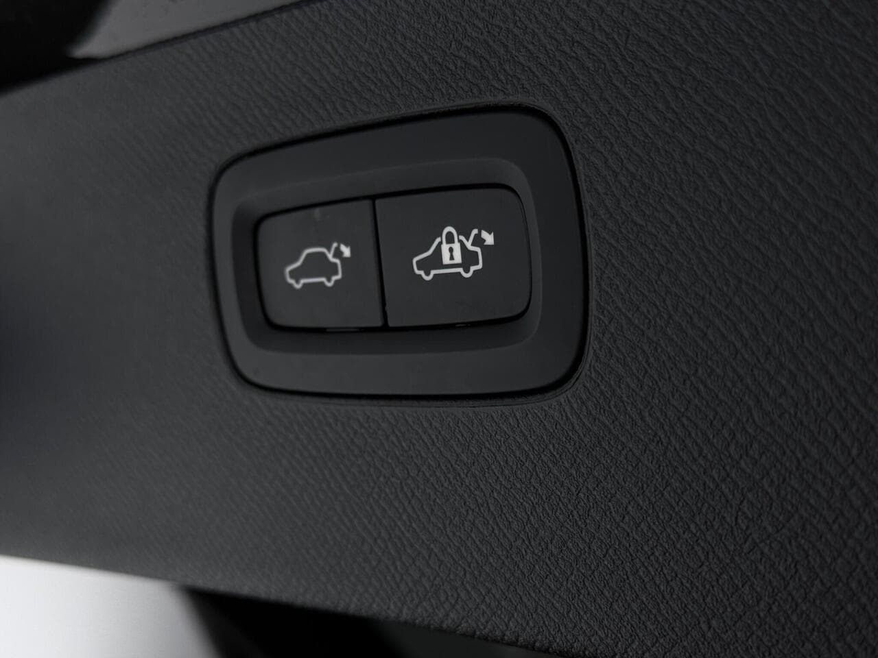 Volvo XC90 thumbnail Misc Controls