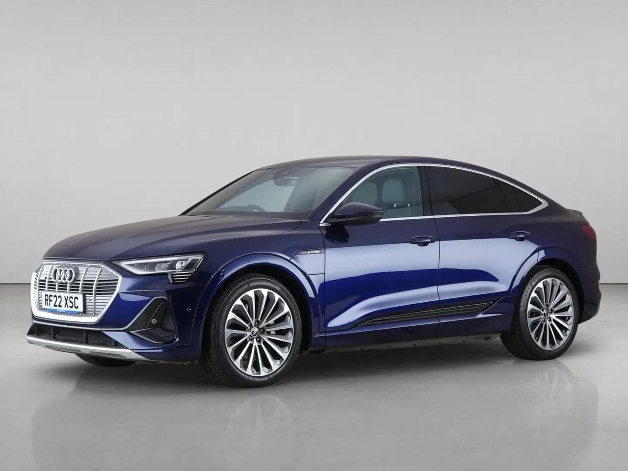 Audi e-tron thumbnail Front Left