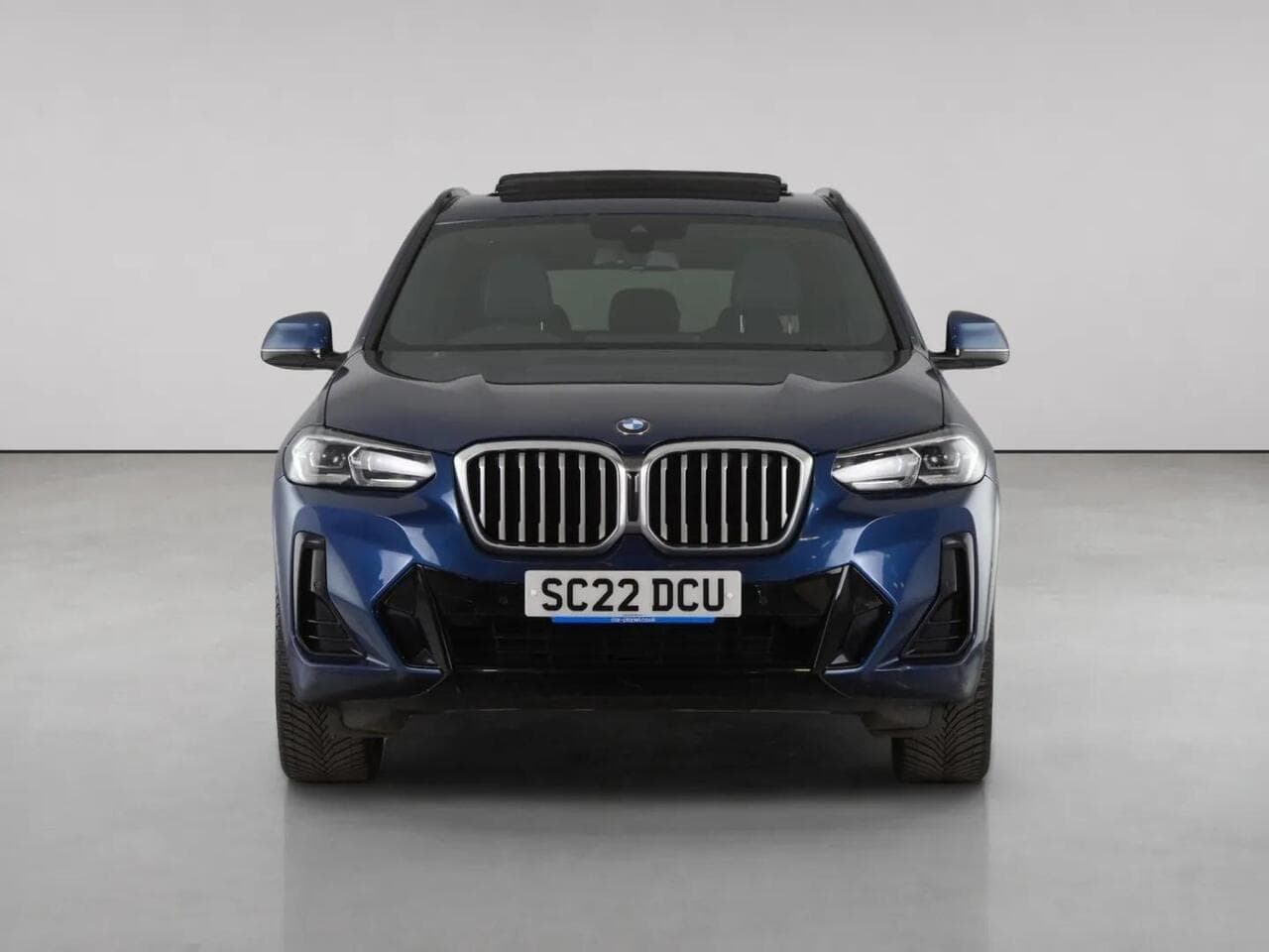 BMW X3 thumbnail Front