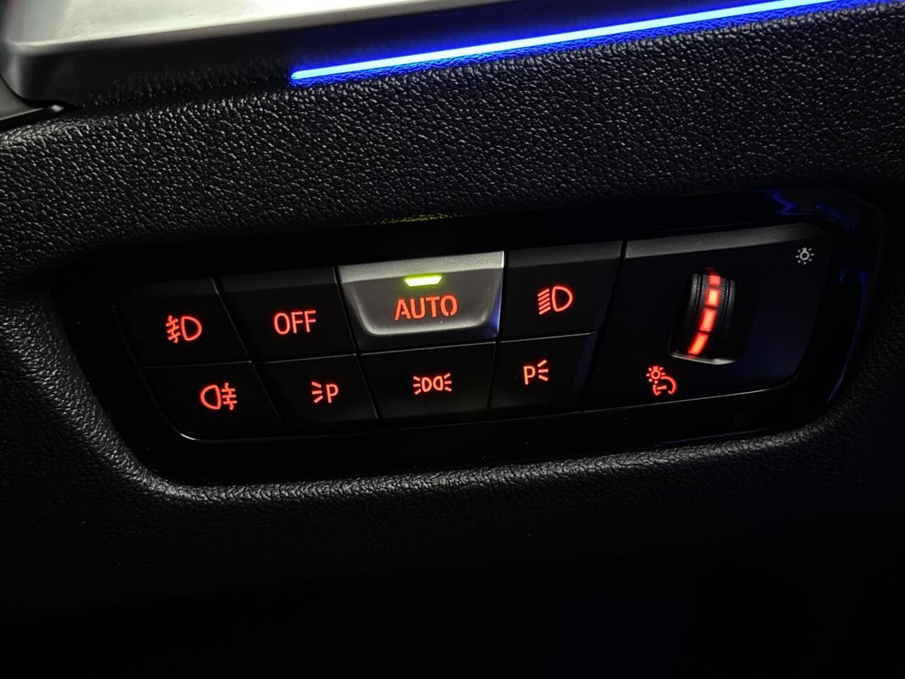 BMW 3 Series thumbnail Misc Controls