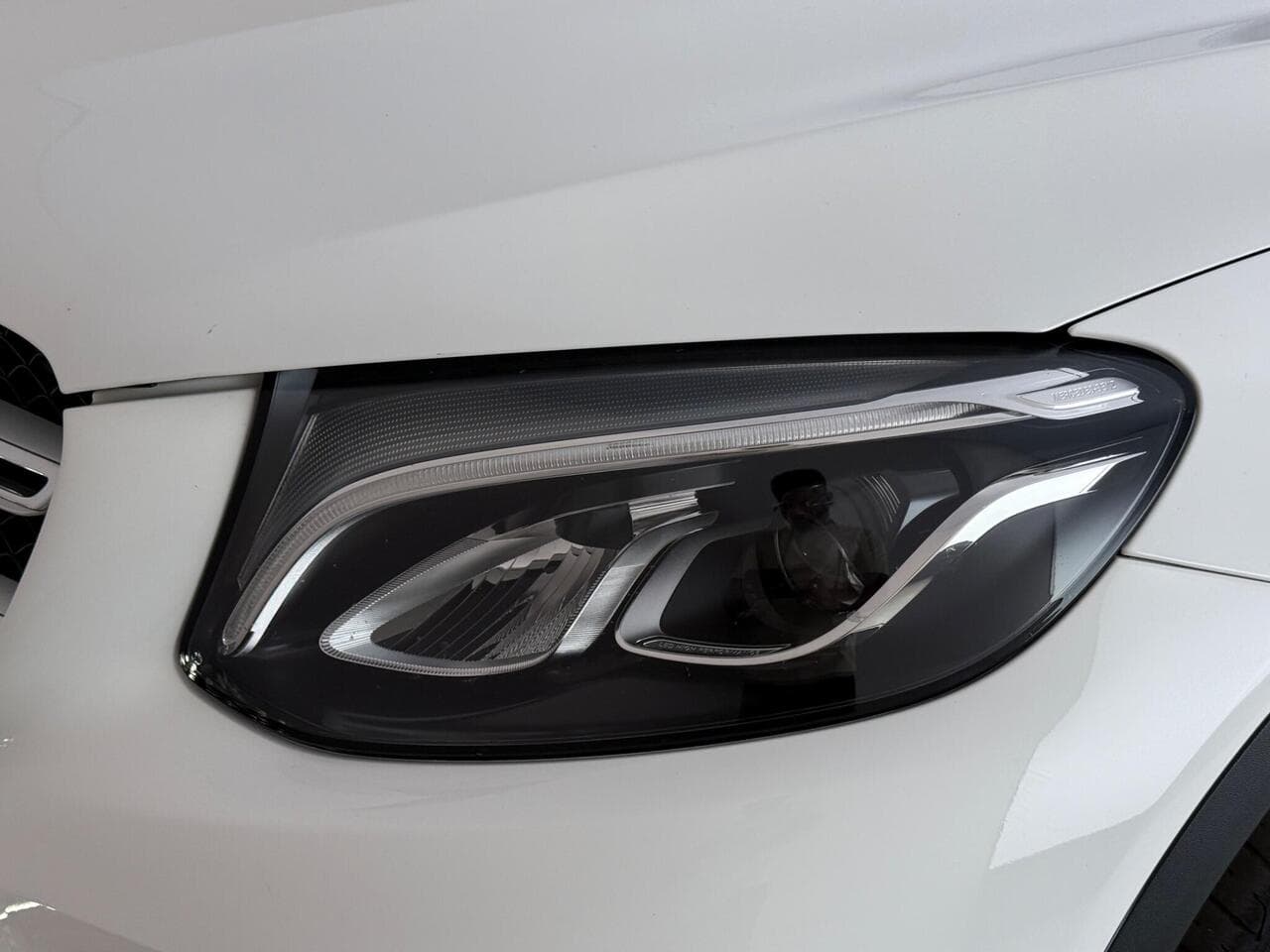 Mercedes-Benz GLC thumbnail Lights Front