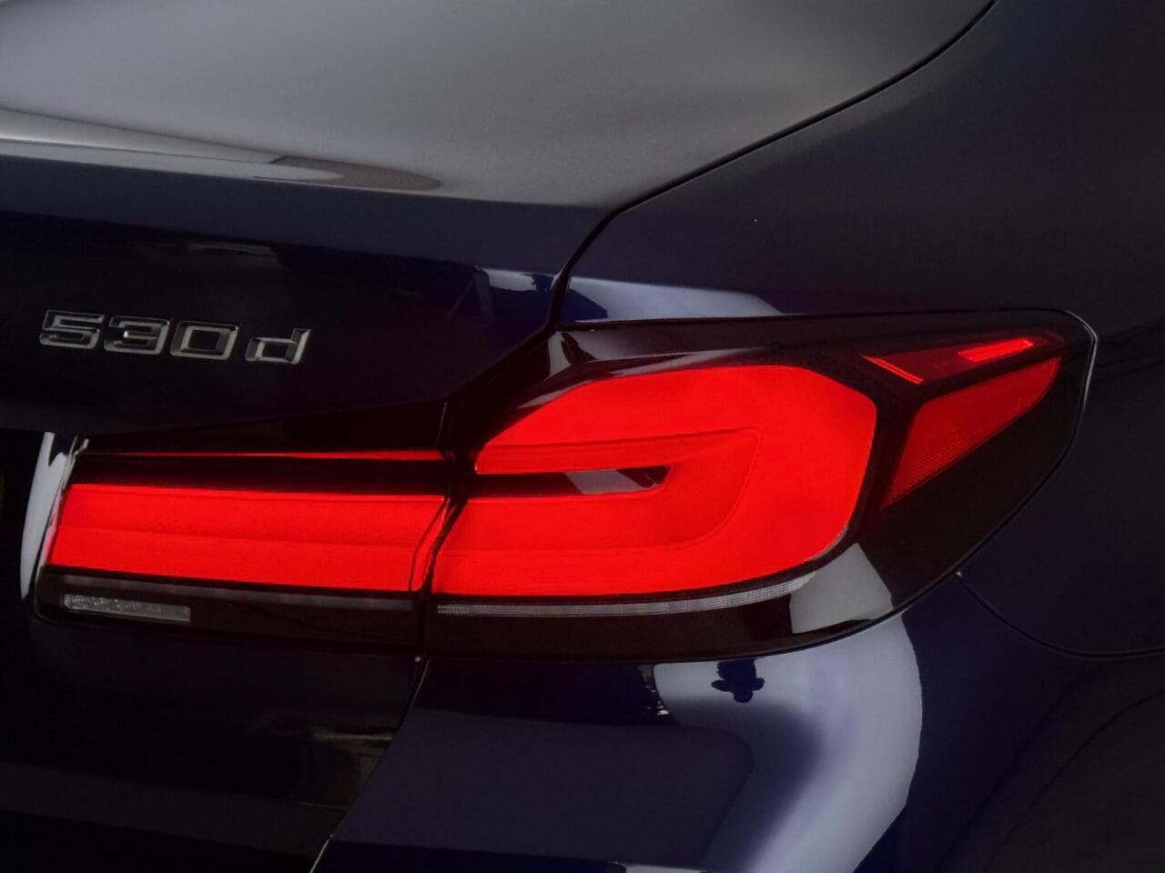BMW 5 Series thumbnail Lights Rear