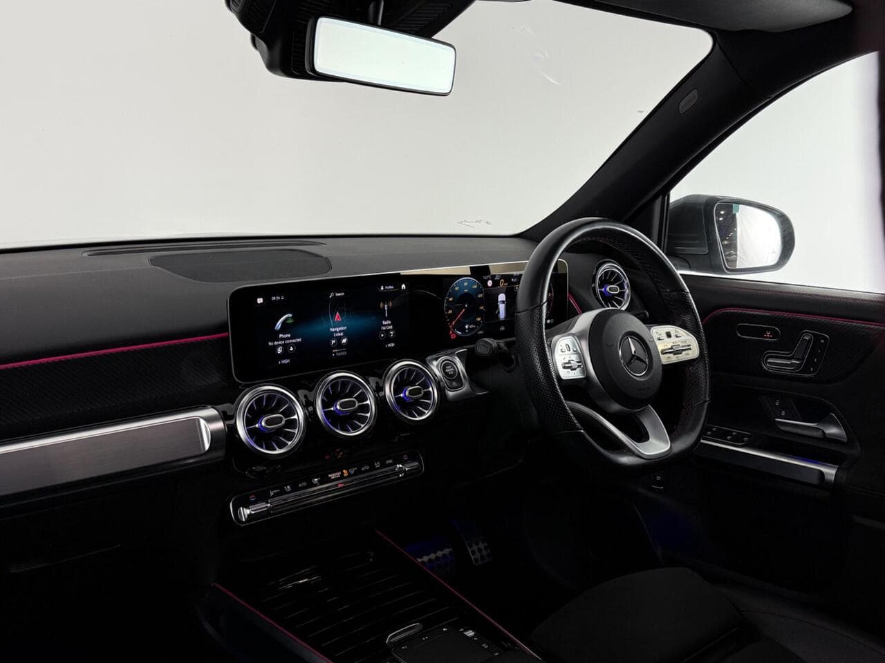 Mercedes-Benz GLB thumbnail Interior Front