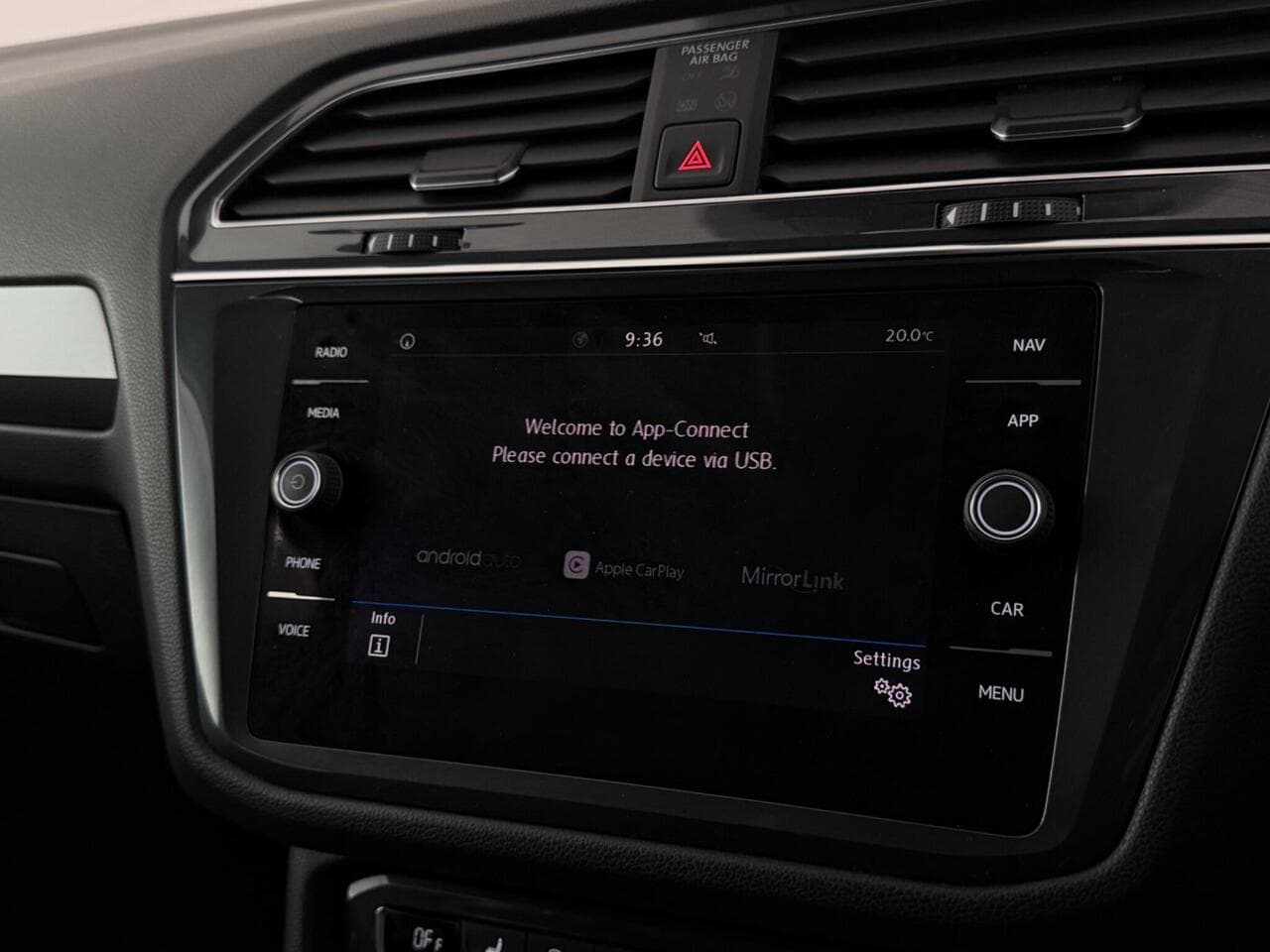 Volkswagen Tiguan Allspace thumbnail Infotainment System