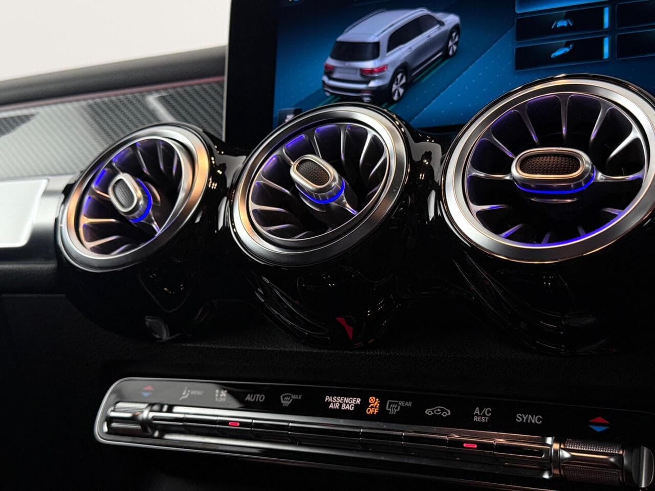Mercedes-Benz GLB thumbnail Misc Controls