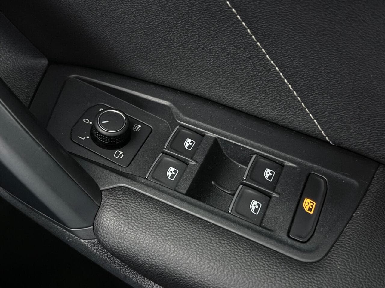 Volkswagen Tiguan thumbnail Misc Controls