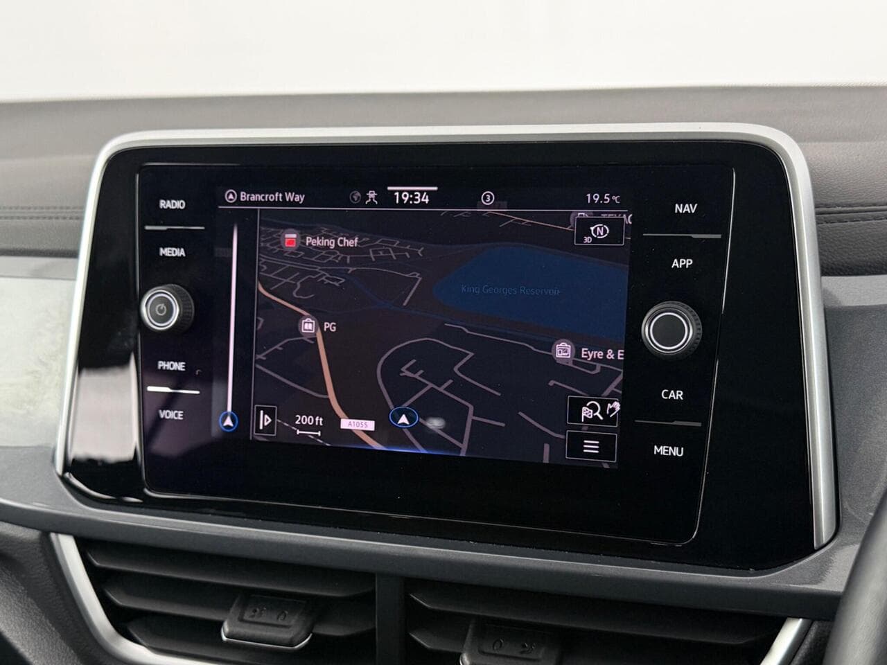 Volkswagen T-Roc thumbnail Infotainment System