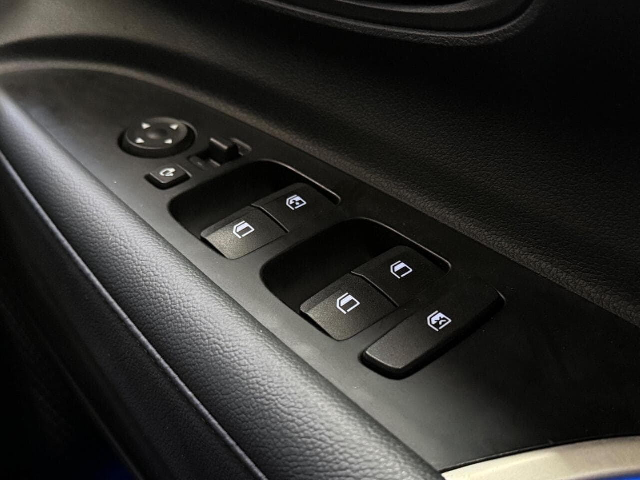 Hyundai i20 thumbnail Misc Controls