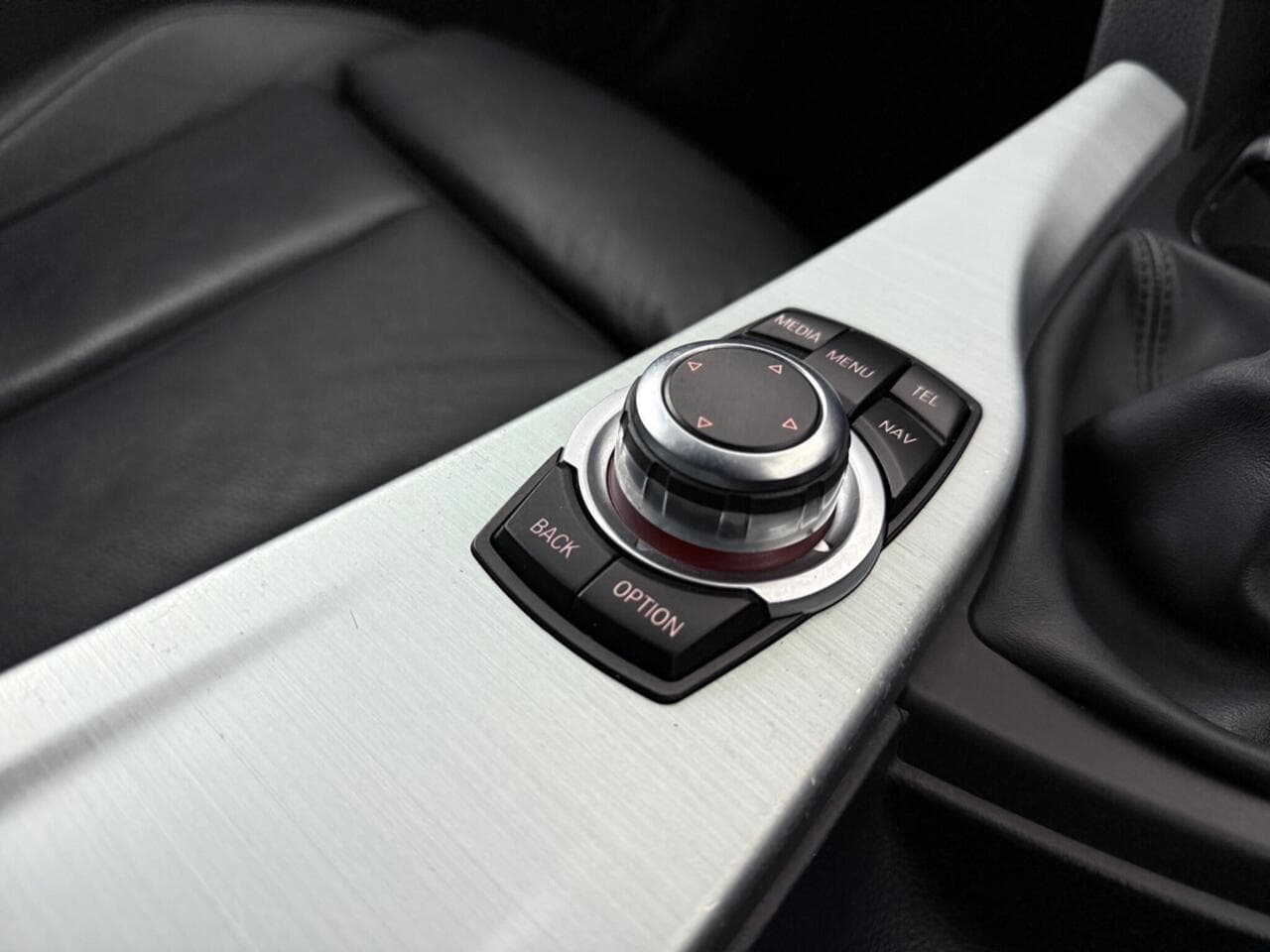 BMW 3 Series thumbnail Misc Controls