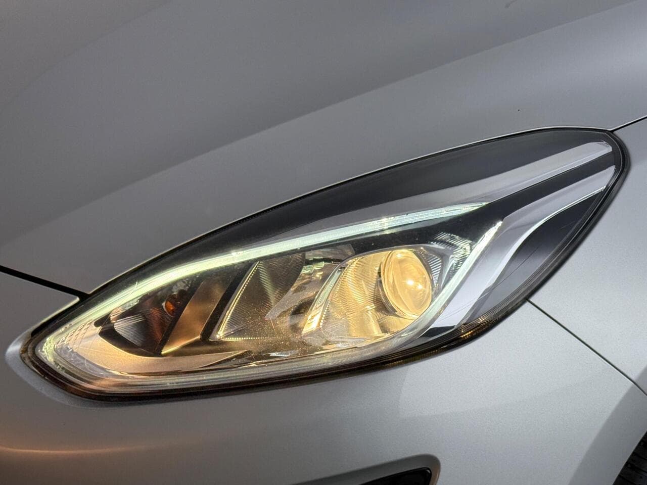 Ford Fiesta thumbnail Lights Front