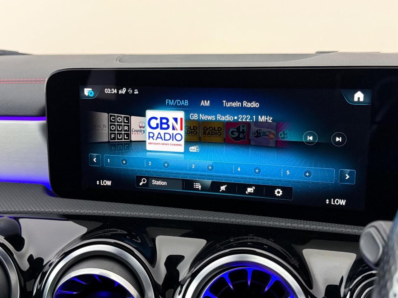Mercedes-Benz CLA thumbnail Infotainment System