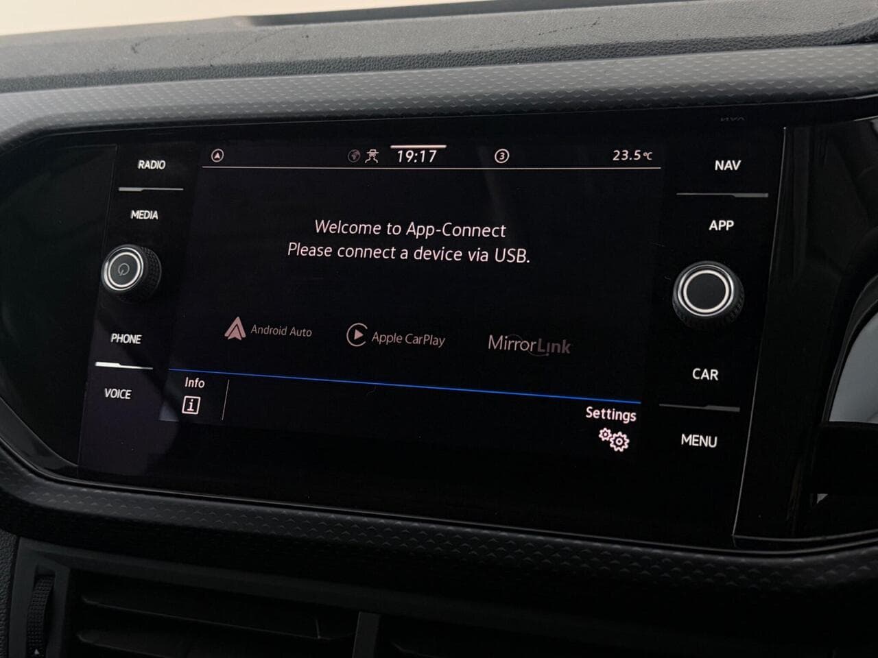 Volkswagen T-Cross thumbnail Infotainment System