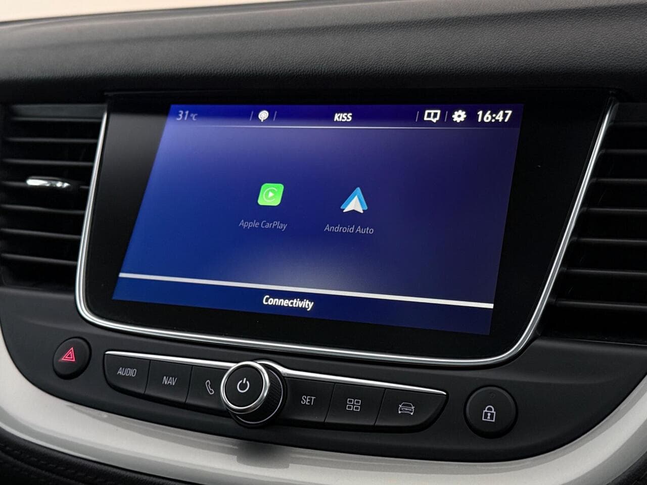 Vauxhall Grandland X thumbnail Infotainment System