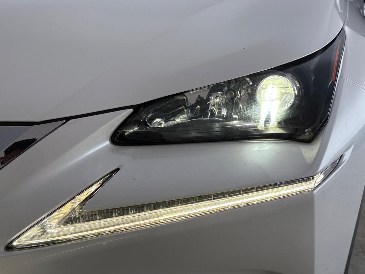 Lexus NX thumbnail Lights Front