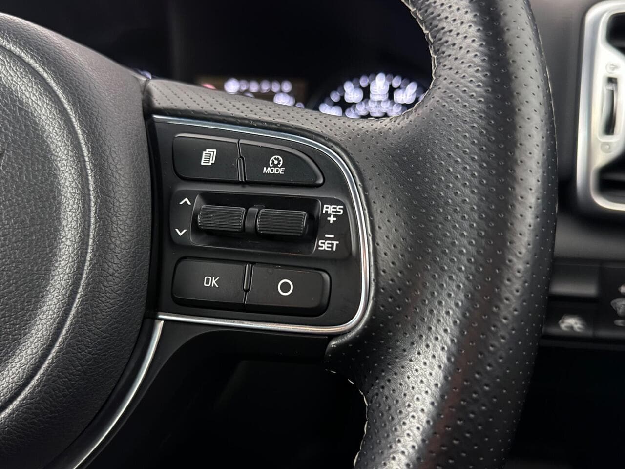 Kia Sportage thumbnail Misc Controls