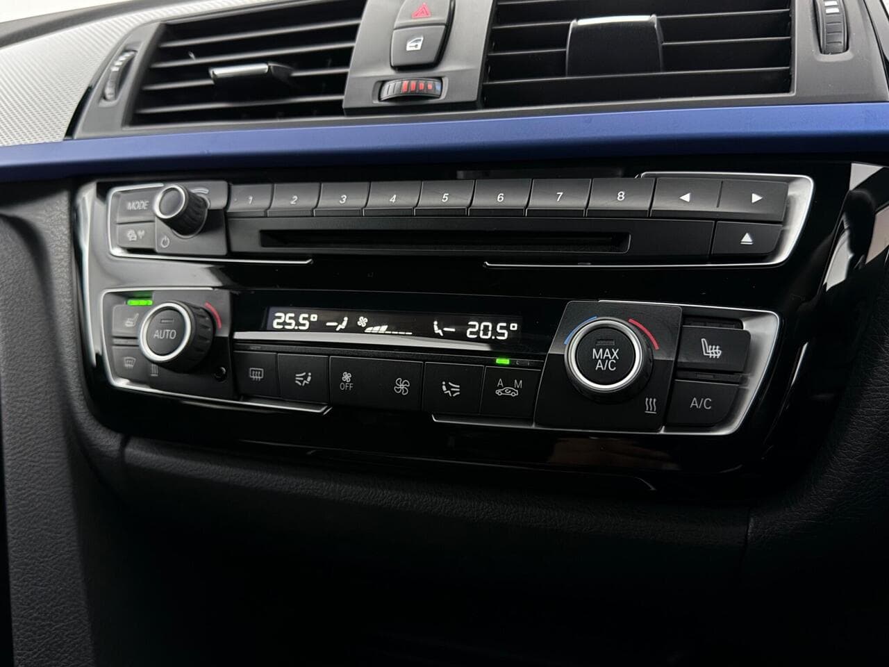 BMW 3 Series thumbnail Infotainment System