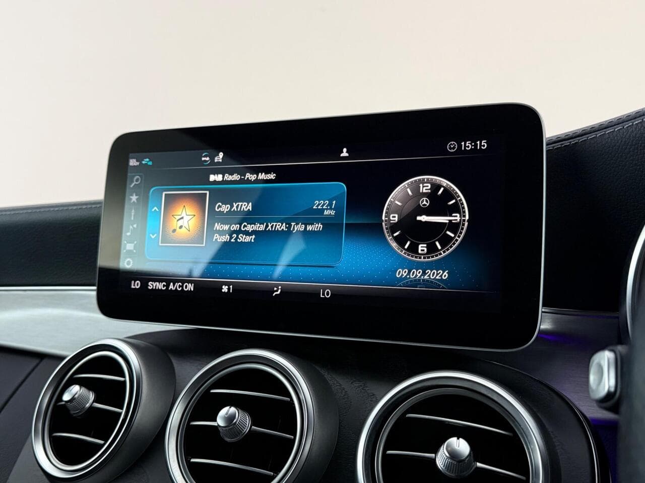 Mercedes-Benz C Class thumbnail Infotainment System